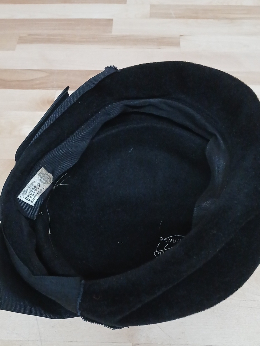 Vintage Union Made Ladies Black Hat with Bow - Picture 6 of 8